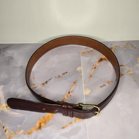 5602 THIS IS A COACH BELT. IT WAS MADE IN NEW YORK CITY OUT OF ENGLISH CALFSKIN - Picture 4 of 11